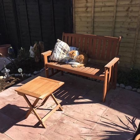 Basingstoke En Suite Room In Garden Annex Экстерьер фото