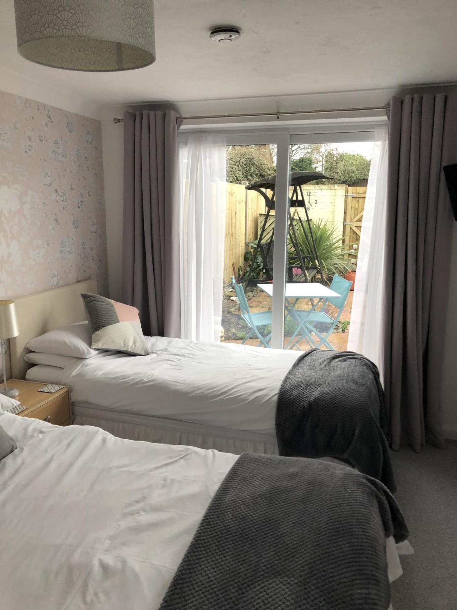 Basingstoke En Suite Room In Garden Annex Экстерьер фото